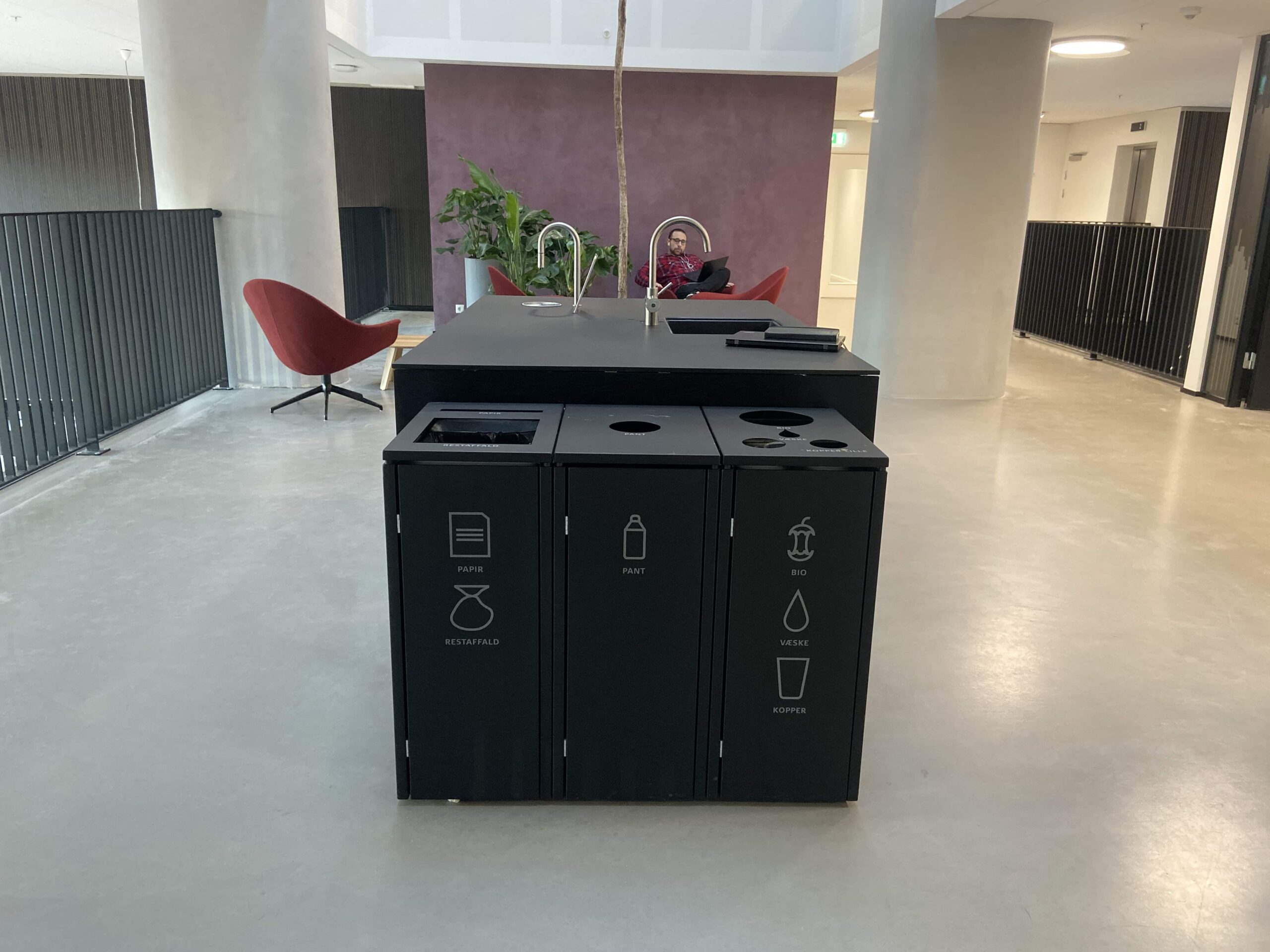 Affaldssortering indendørs basic design kontor