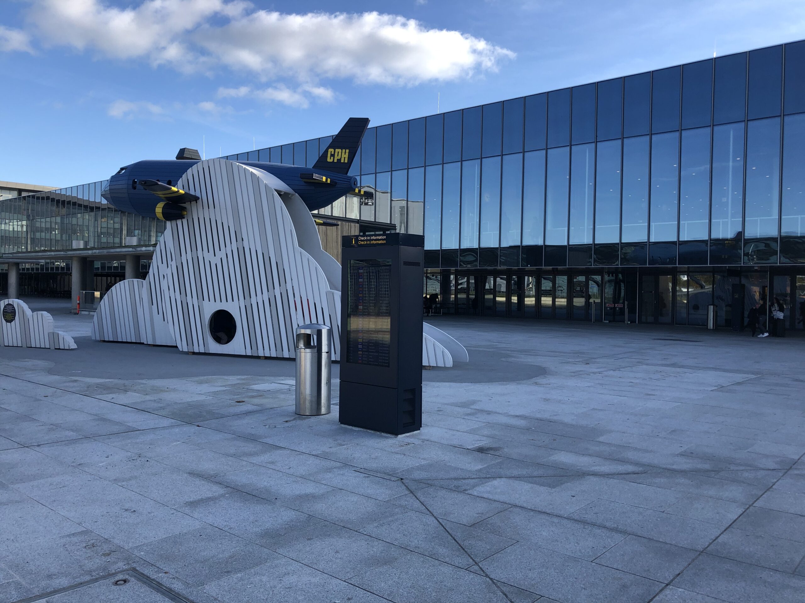 udendørs skraldespand københavns lufthavn