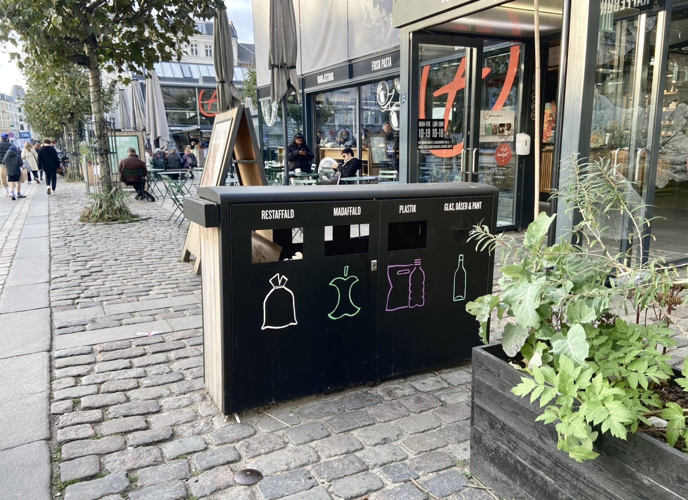 IMG_2501 kopi udendørs affaldssortering torvehallerne