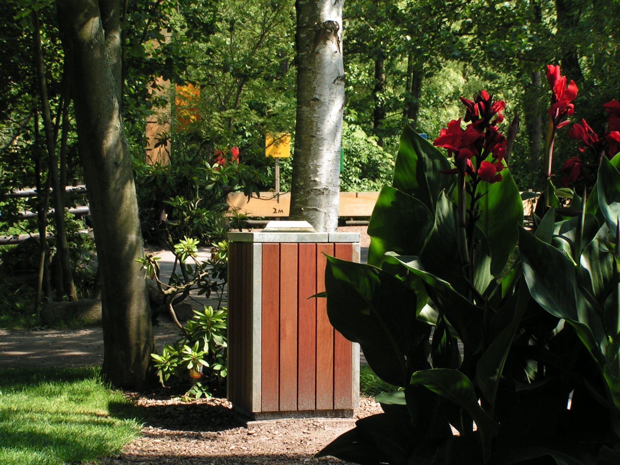 affaldsspand udendørs